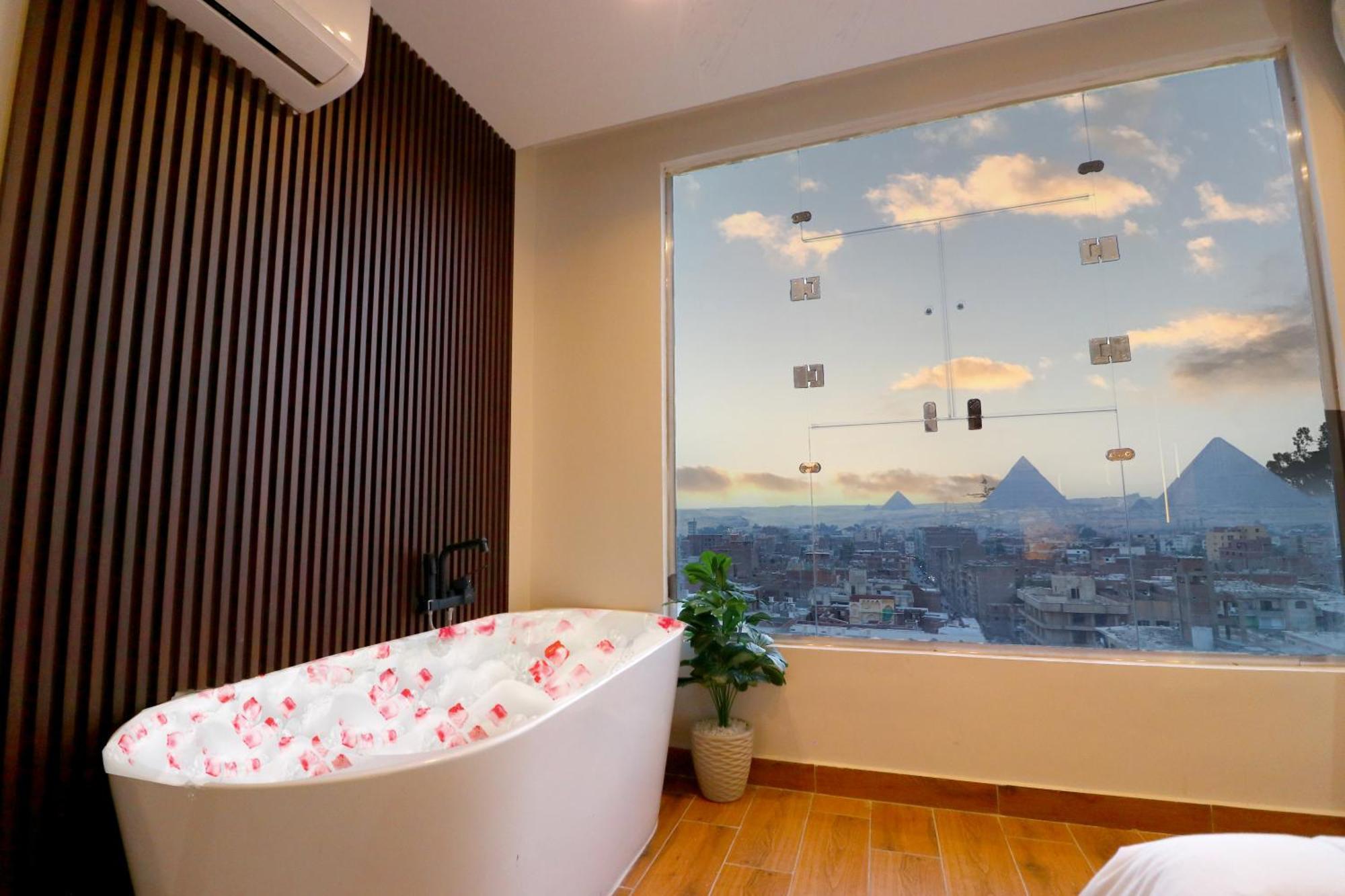 Pyramids Skyline Hotel Cairo Kafret el-Gabal 외부 사진